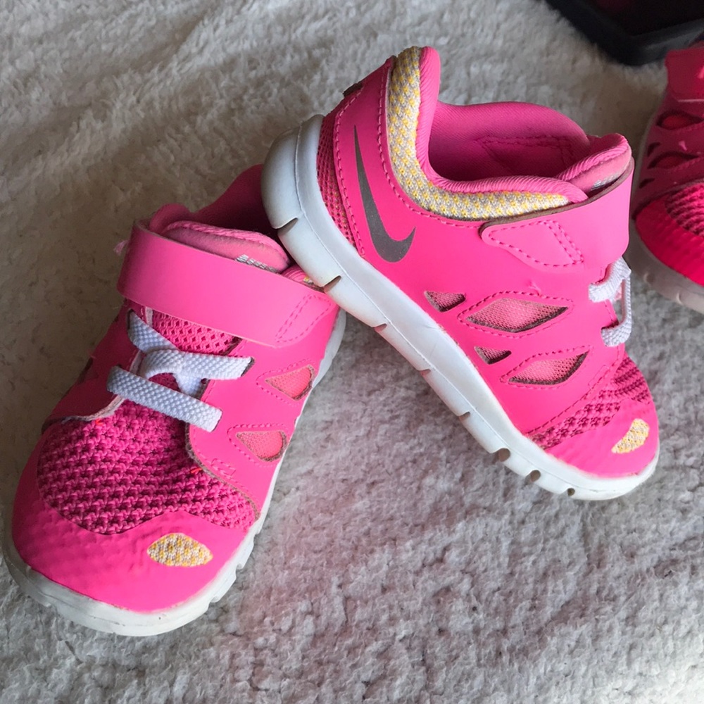 Nike toddler sneakers